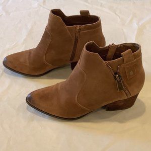 Crown Vintage Suede Leather Ankle Booties Size 8M Tan Brown With Side Zipper